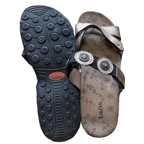 Taos Footwear Women's Tan Sandals w/Floral Pattern Crisscross Straps Double Band - Picture 6 of 8